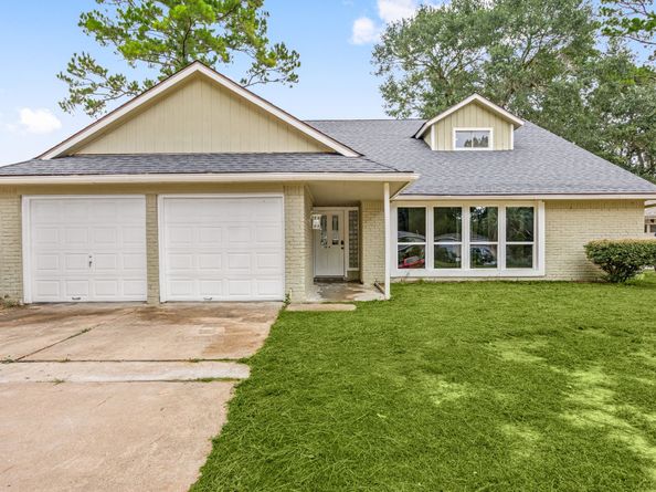 5914 Lawn Lane, Houston TX 77088