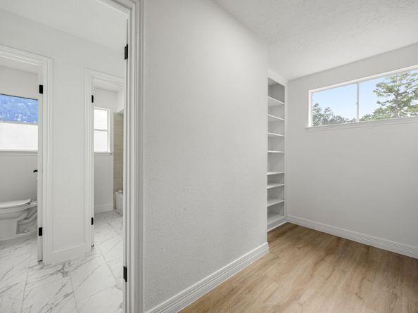 5914 Lawn Lane, Houston TX 77088