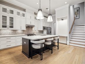 1212 W 16th Street, Houston TX 77008