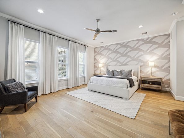 1212 W 16th Street, Houston TX 77008