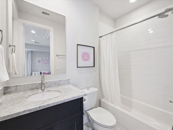 1212 W 16th Street, Houston TX 77008