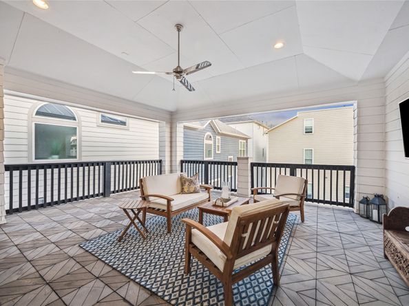 1212 W 16th Street, Houston TX 77008