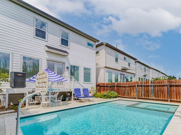 327 Yale Oaks Lane, Houston TX 77091