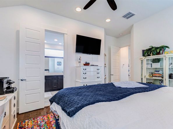 327 Yale Oaks Lane, Houston TX 77091