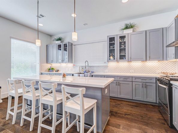 327 Yale Oaks Lane, Houston TX 77091