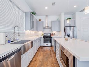 327 Yale Oaks Lane, Houston TX 77091