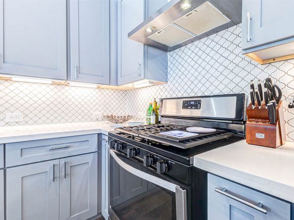 327 Yale Oaks Lane, Houston TX 77091