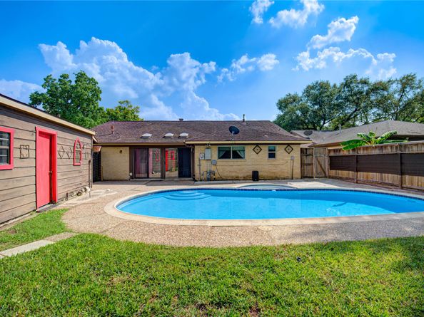 12302 Meadowdale Drive, Meadows Place TX 77477