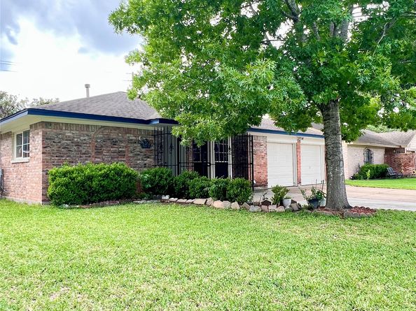 15119 Mcleod Drive, Houston TX 77060