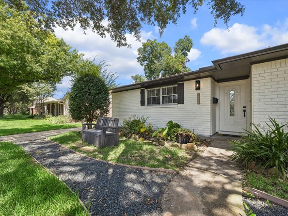 10618 Wickersham Lane, Houston TX 77042