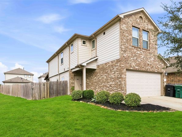 6425 Macroom Meadows Lane, Houston TX 77048