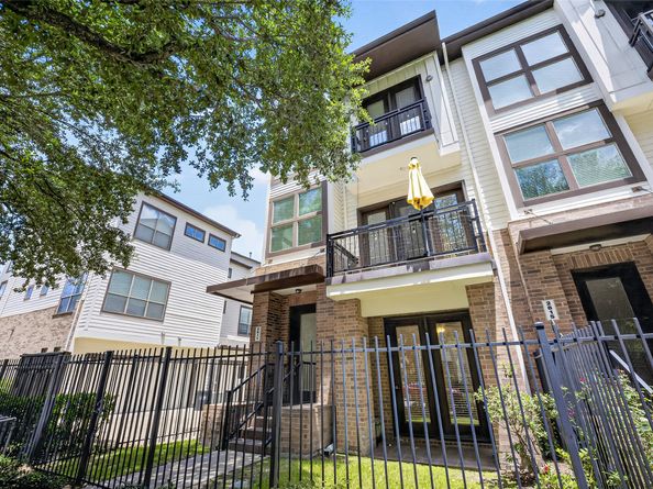 2811 Clay Street, Houston TX 77003
