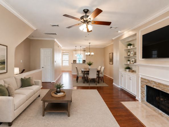 2128 Gillette Street, Houston TX 77006
