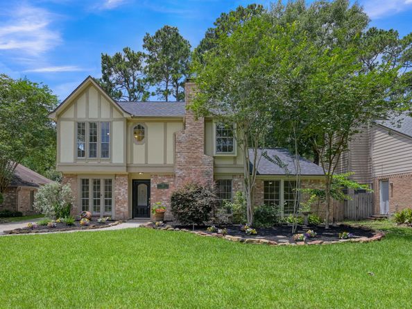 19 Postvine Court, The Woodlands TX 77381