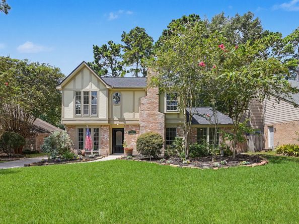 19 Postvine Court, The Woodlands TX 77381