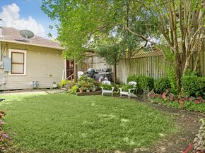 1402 Bonnie Brae Street, Houston TX 77006