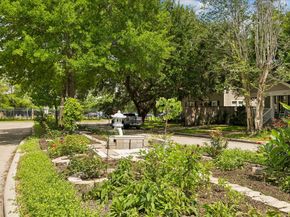 1402 Bonnie Brae Street, Houston TX 77006