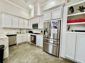 5801 Winsome Lane 306, Houston TX 77057