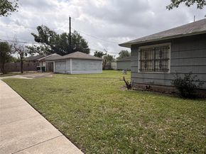 1018 Worthshire Street, Houston TX 77008