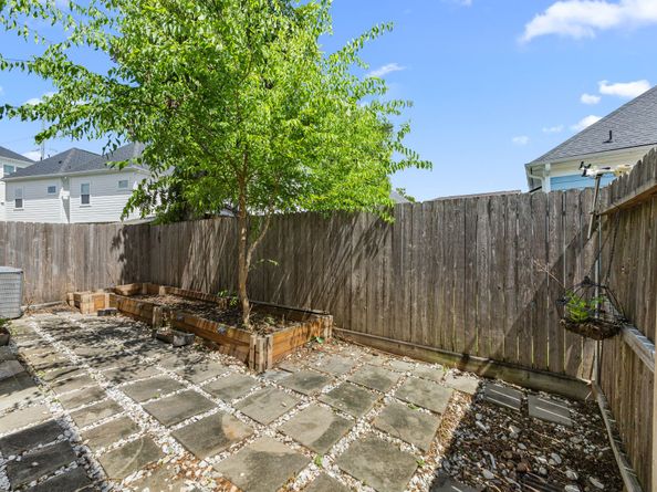 1925 Gano Street, Houston TX 77009