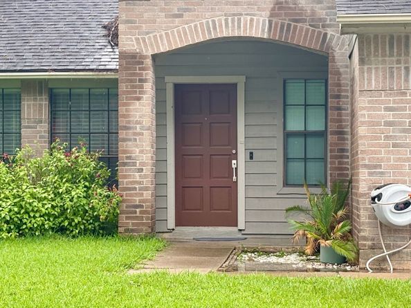 16307 Leamington Lane, Houston TX 77095