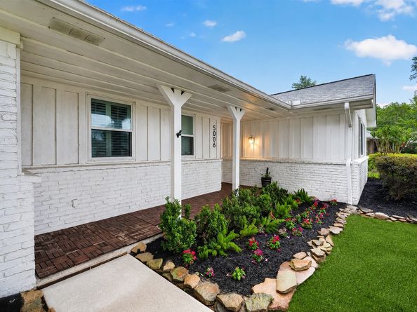 5006 Creekbend Drive, Houston TX 77035