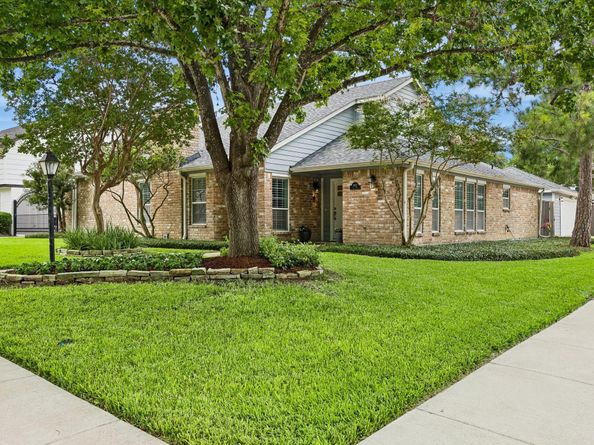 1902 Eagle Falls Street, Houston TX 77077