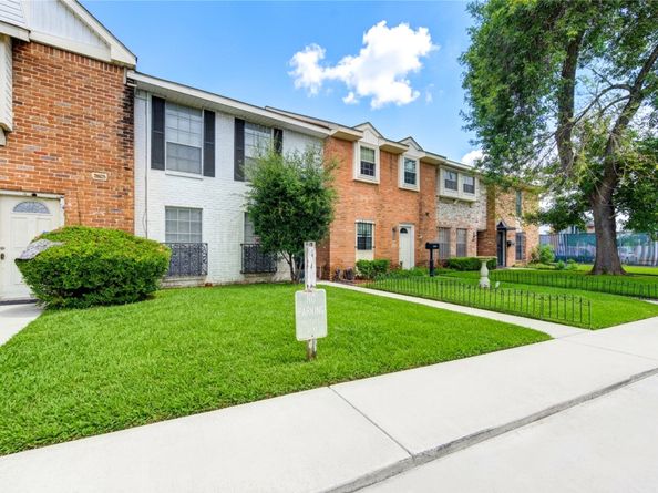 6723 Tarnef Drive 723, Houston TX 77074