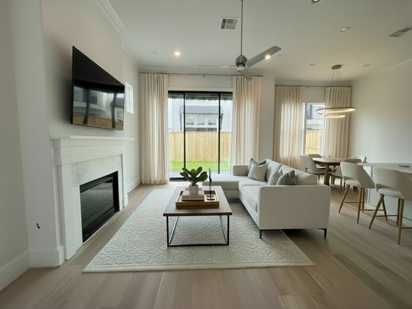 2704 Maxroy Drive, Houston TX 77007