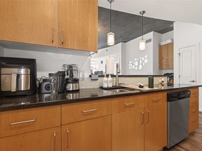 5925 Almeda Road 10814, Houston TX 77004