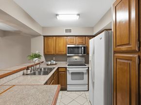 2425 Holly Hall Street 100, Houston TX 77054