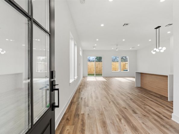 3426 Anita Street, Houston TX 77004