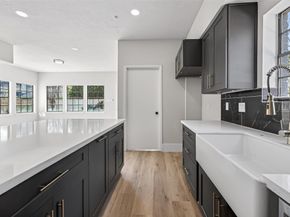 3138 Country Club Boulevard, Stafford TX 77477