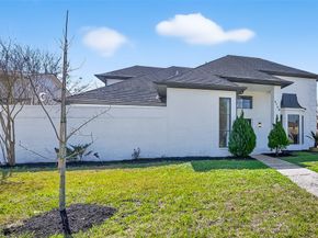 3138 Country Club Boulevard, Stafford TX 77477