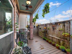 26 Stalynn Lane, Houston TX 77027