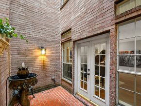 26 Stalynn Lane, Houston TX 77027