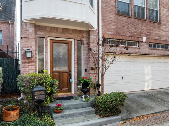 26 Stalynn Lane, Houston TX 77027