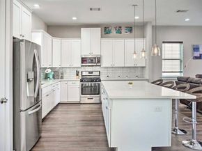 6403 Bowling Green Street, Houston TX 77021