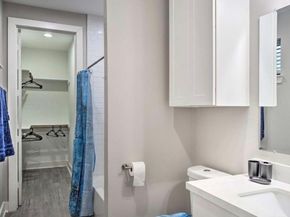 6403 Bowling Green Street, Houston TX 77021