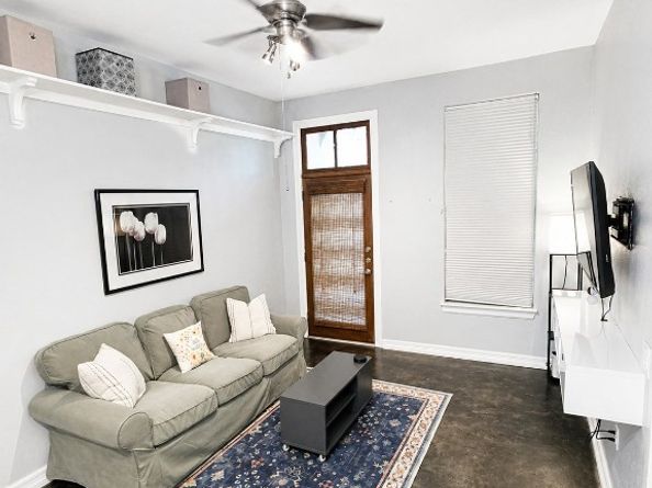 1602 Elgin Street 5, Houston TX 77004
