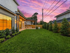 1702 Candlelight Lane, Houston TX 77018