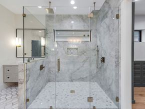1702 Candlelight Lane, Houston TX 77018