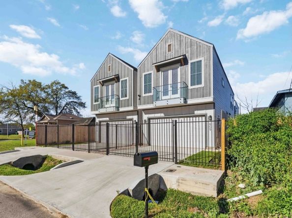 7809 Dyer St, Houston TX 77088