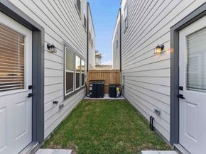 7809 Dyer St, Houston TX 77088