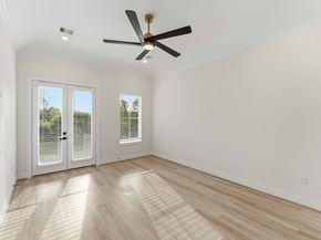 7809 Dyer St, Houston TX 77088