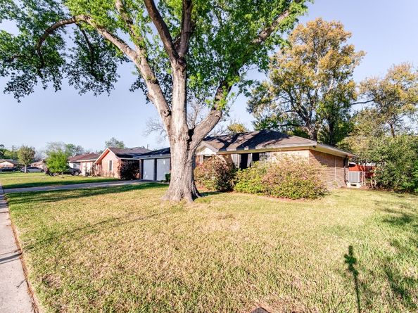 12331 Atwell Drive, Houston TX 77035