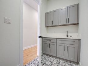 110 E 28th Street, Houston TX 77008