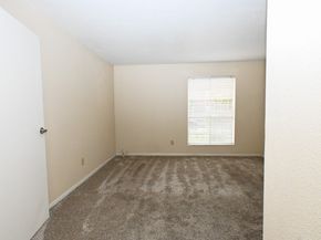 3085 Walnut Bend Lane 12, Houston TX 77042