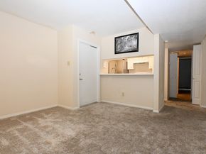 3085 Walnut Bend Lane 12, Houston TX 77042