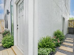 407 Grove Street B, Houston TX 77020